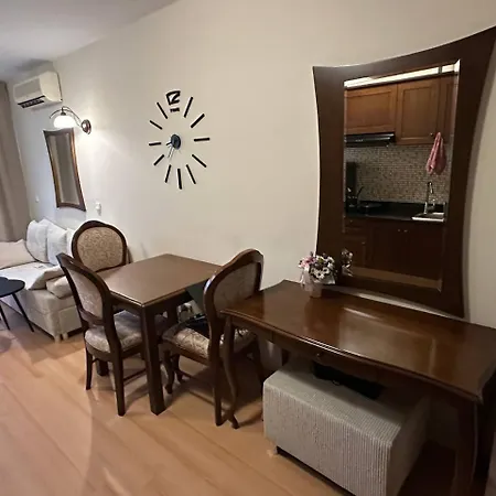 דירה Mida 19